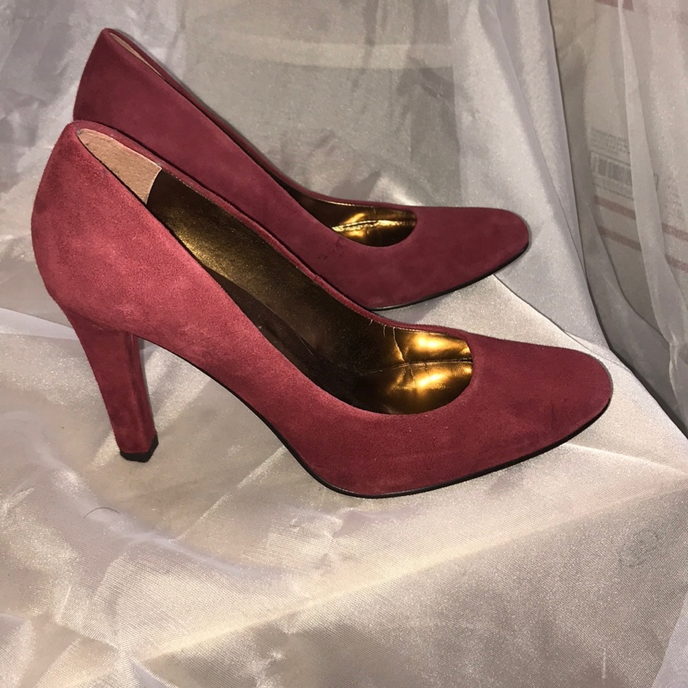 Soft suede heels